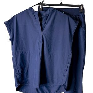 FIGS FREEx Scrub Set